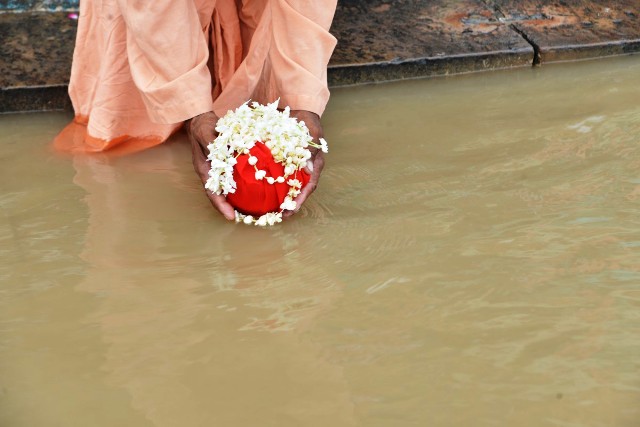 Asthi Visarjan In Varanasi